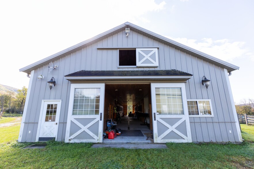 More Photos Of 4 Whitman Rd, Stephentown Sports And Entertainment For Sale