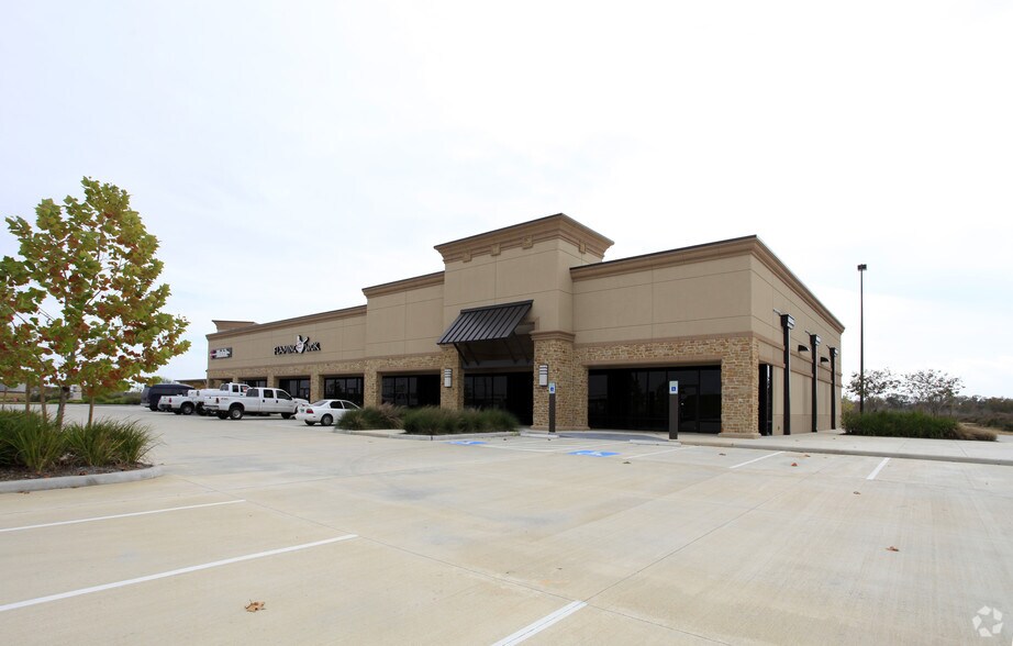 More Photos Of 8498 S Sam Houston Pky E, Houston Storefront For Sale