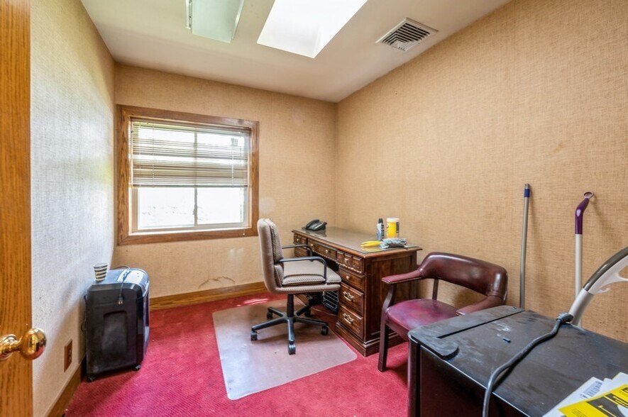 More Photos Of 153 Stevens Ave, Mount Vernon Office For Sale