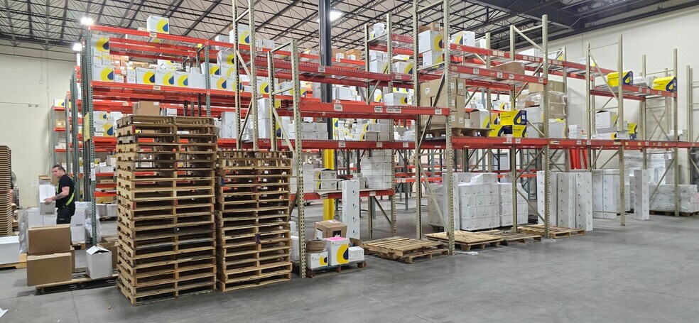 More Photos Of 5111 W 2100 S, West Valley Warehouse For Lease