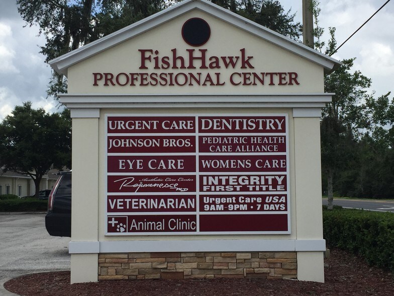 More Photos Of 5470-5476 Lithia Pinecrest Rd, Lithia Medical For Lease