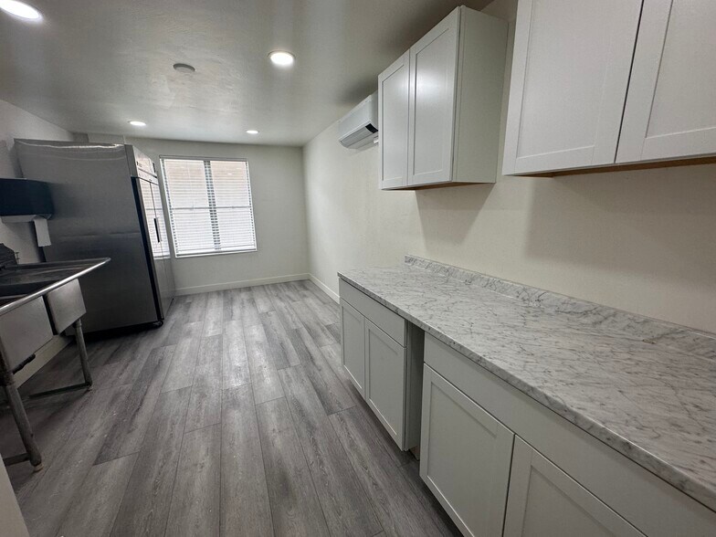 More Photos Of 235 Lake St, Reno Storefront Retail Office For Sale