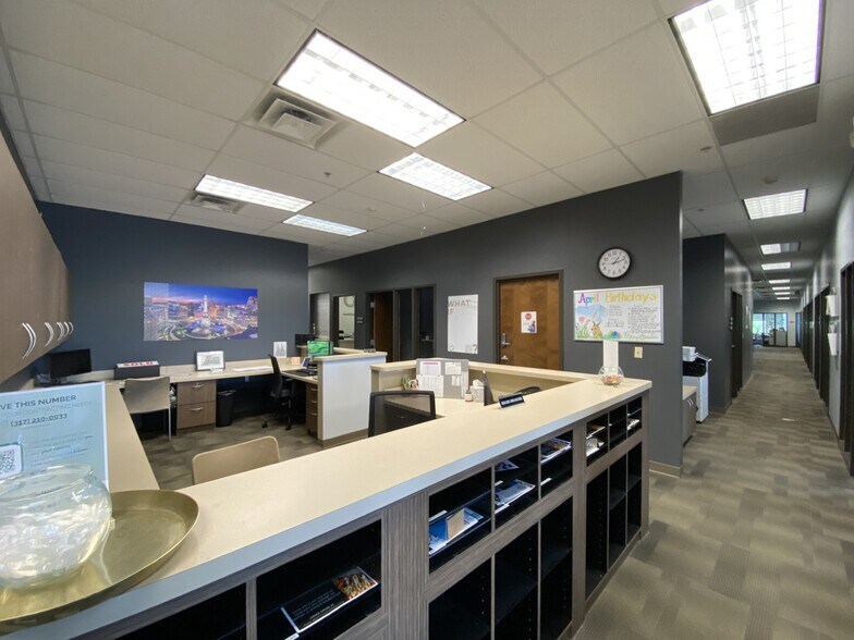 More Photos Of 4929 E 96th St, Indianapolis Office For Sale