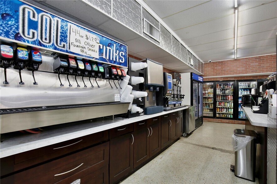 More Photos Of 2581 Sun Acres Blvd, Auburndale Convenience Store For Sale