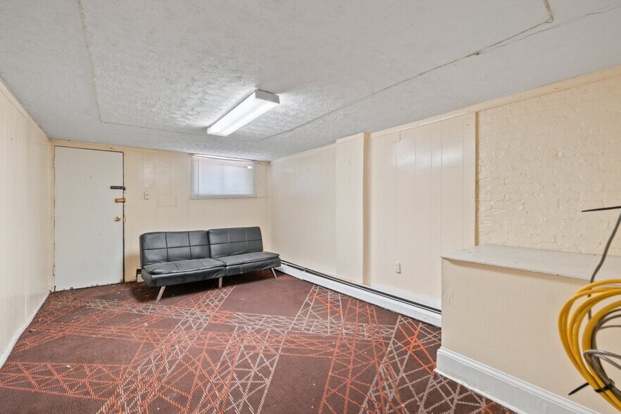 More Photos Of 2530 N Calvert St, Baltimore Office Residential For Sale