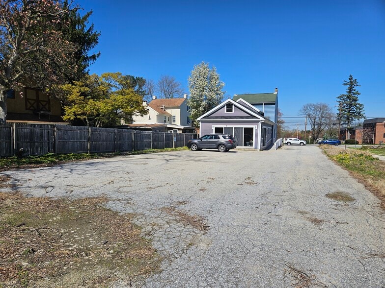 More Photos Of 606 Germantown Pike, Lafayette Hill Office For Sale