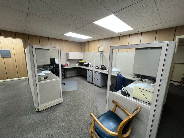 More Photos Of 101 E Township Line Rd, Upper Darby General Retail For Sale