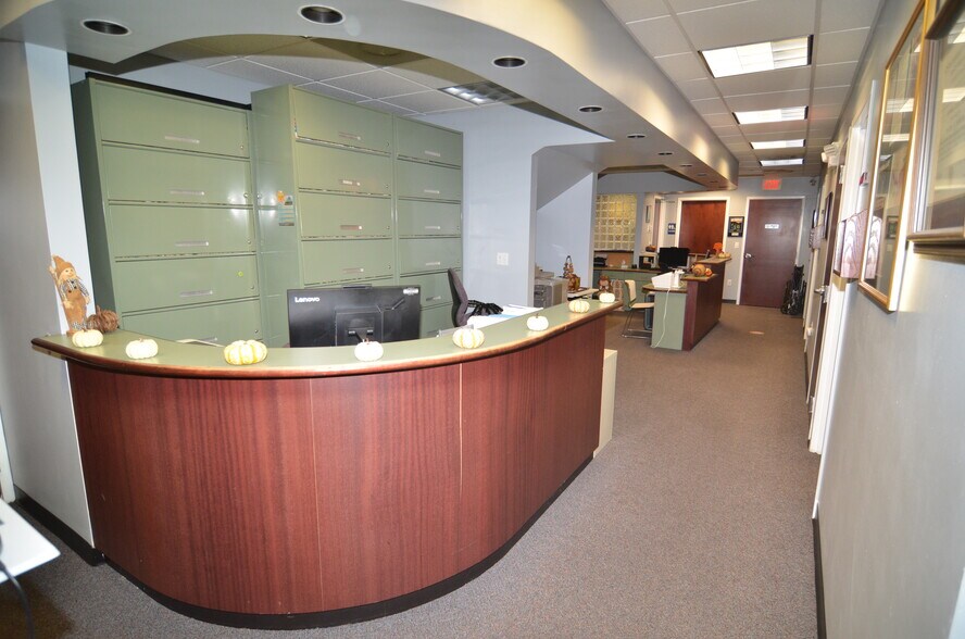 More Photos Of 611-624 Courtyard Dr, Hillsborough Medical For Sale