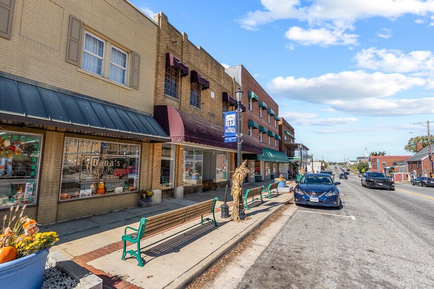 More Photos Of 522 N Main St, Hillsville Office Residential For Sale