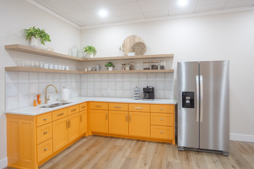 More Photos Of 9 NE Park Ave, Baxley Medical For Sale