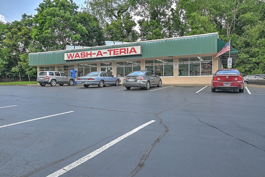 More Photos Of 245 Gate City Hwy, Bristol General Retail For Sale