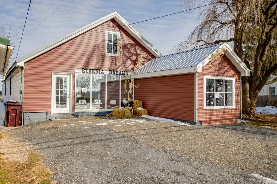 More Photos Of 54 W Baltimore St, Taneytown Storefront For Lease