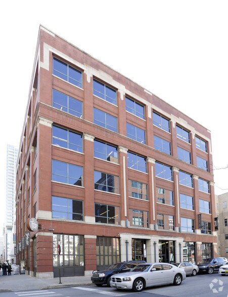 More Photos Of 303 W Erie St, Chicago Office For Lease