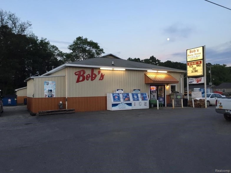 More Photos Of 4012 N Clare Ave, Harrison Convenience Store For Sale