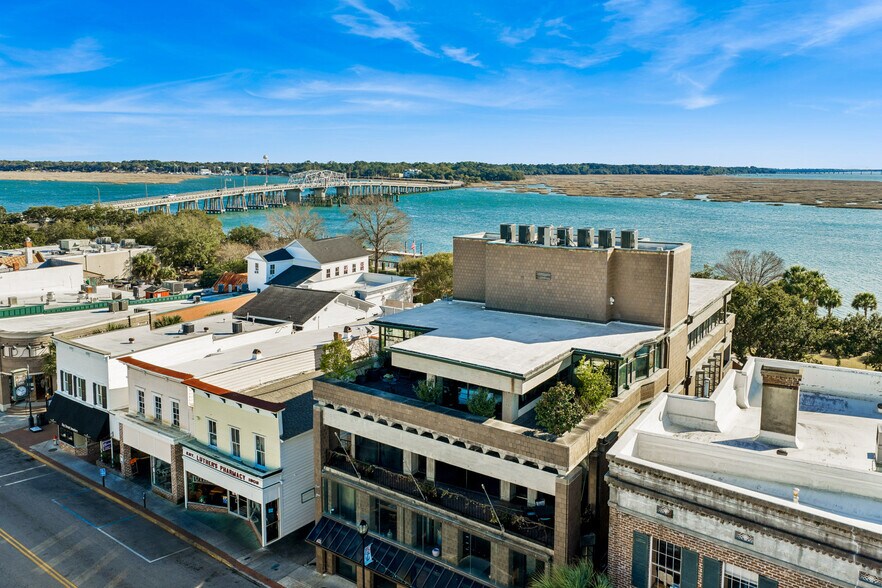 More Photos Of 916 Bay St, Beaufort Office For Sale
