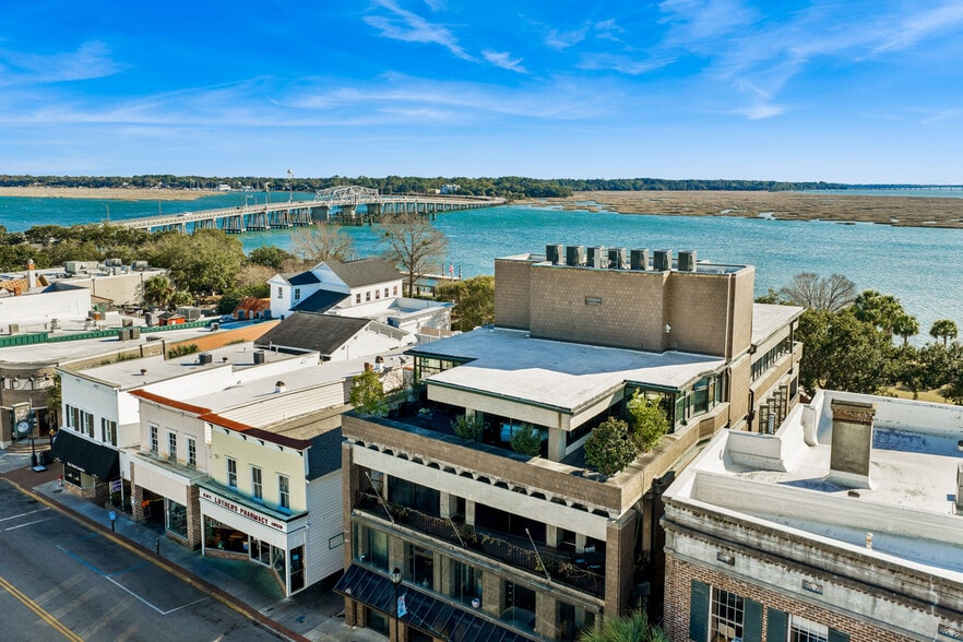 More Photos Of 916 Bay St, Beaufort Office For Sale