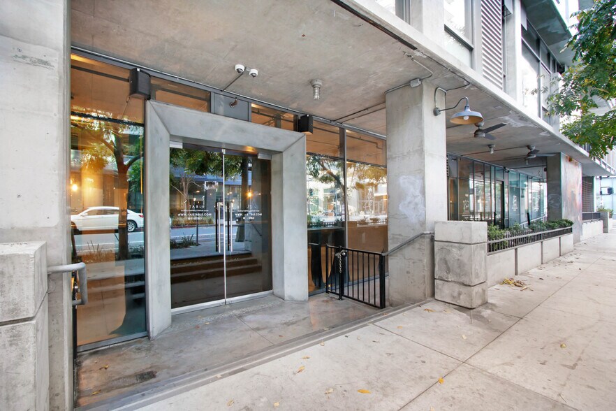More Photos Of 1050 S Flower St, Los Angeles Apartments For Lease