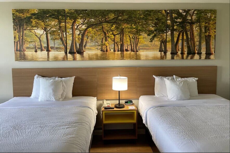 More Photos Of 1389 N Saint Augustine Rd, Valdosta Hotel For Sale