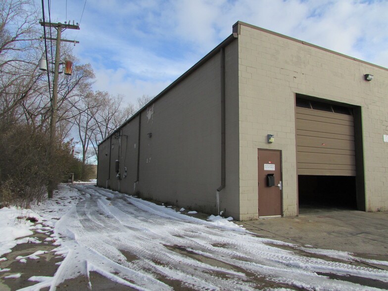 More Photos Of 14033-14055 Achyl Ave, Warren Warehouse For Sale