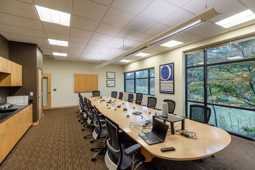 More Photos Of 8699 SW Sun Pl, Wilsonville Office For Sale