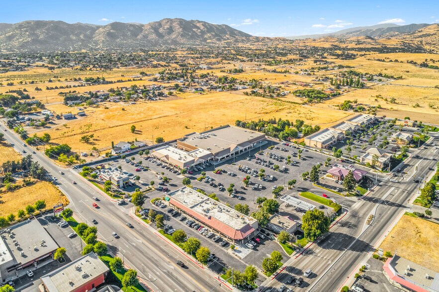 More Photos Of 785 Tucker Rd, Tehachapi Storefront Retail Office For Lease