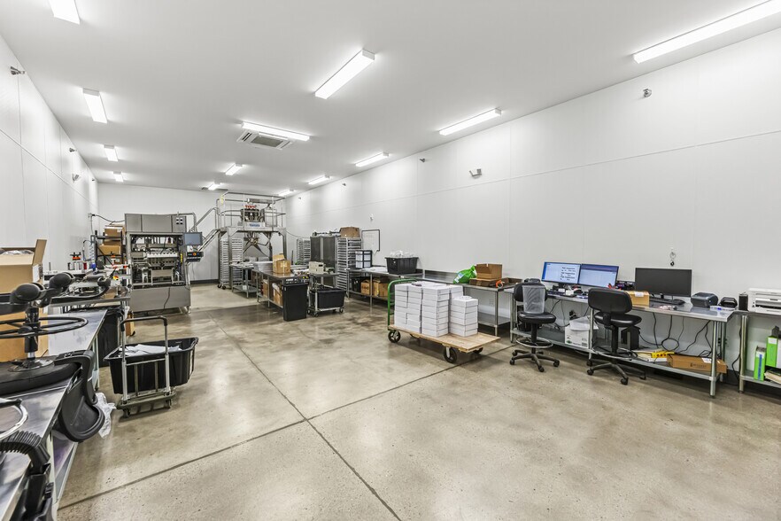 More Photos Of 2 Eric Cir, Verdi Warehouse For Sale