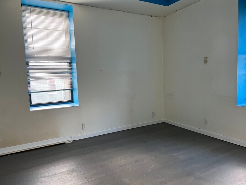 More Photos Of 600 Summit Ave, Union City General Retail For Sale