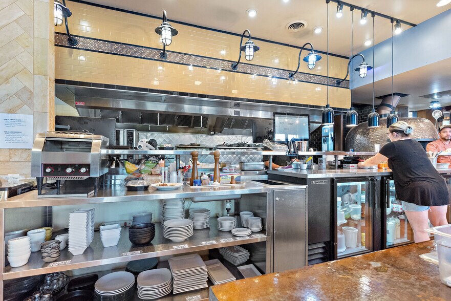 More Photos Of 14886 S Traverse Ridge Rd, Draper Restaurant For Sale