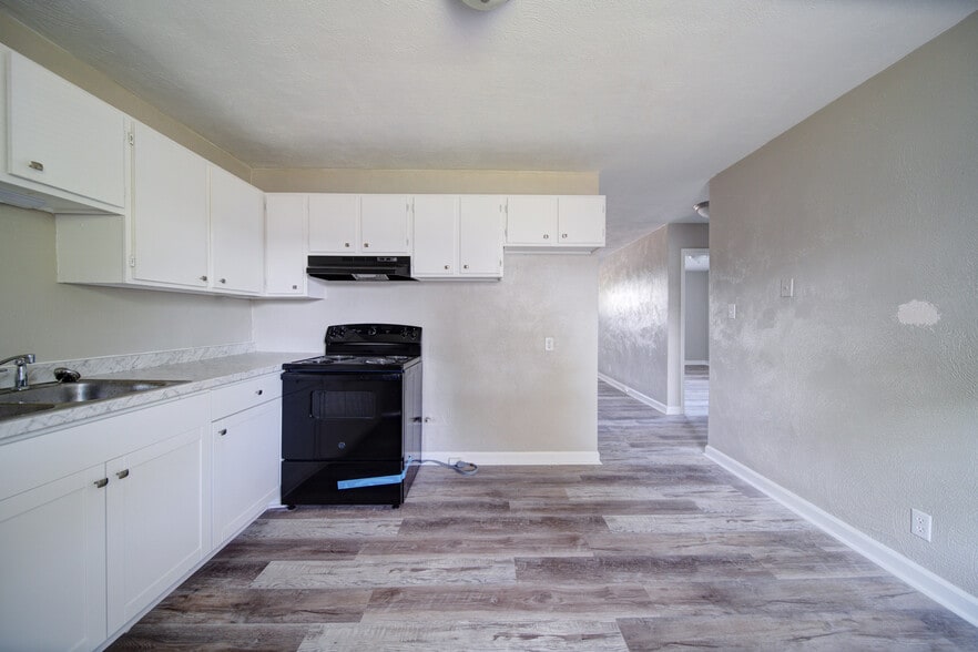 More Photos Of 915 E 2nd St, Winston-Salem Apartments For Sale