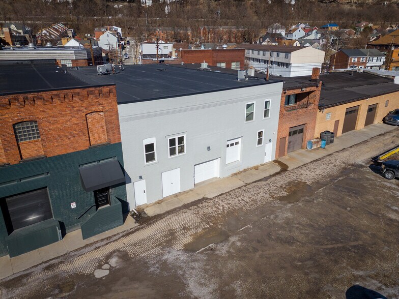 More Photos Of 1045 N Canal St, Pittsburgh Office For Sale