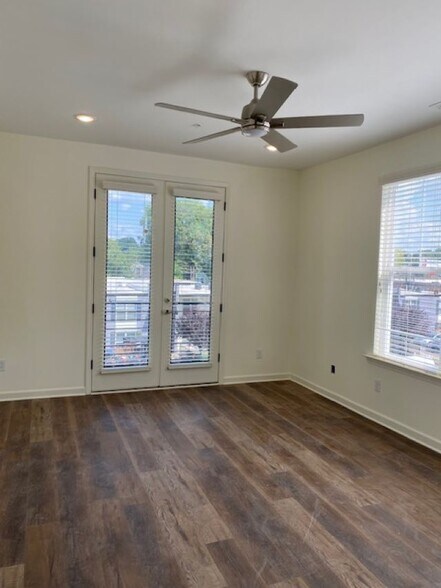 More Photos Of 23 S Morrison St, Memphis Multifamily For Sale