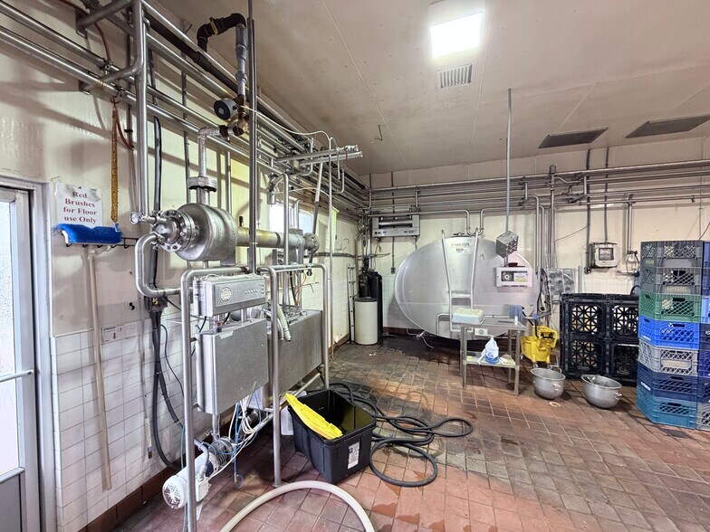 More Photos Of 8105 Wallace Rd NW, Salem Industrial For Lease