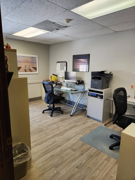 More Photos Of 29 Riverside St, Nashua Medical For Sale