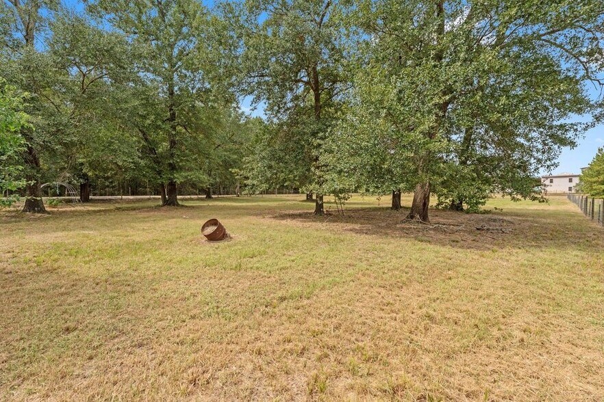 More Photos Of 1250 S Pine Lake Rd, Montgomery Specialty For Sale