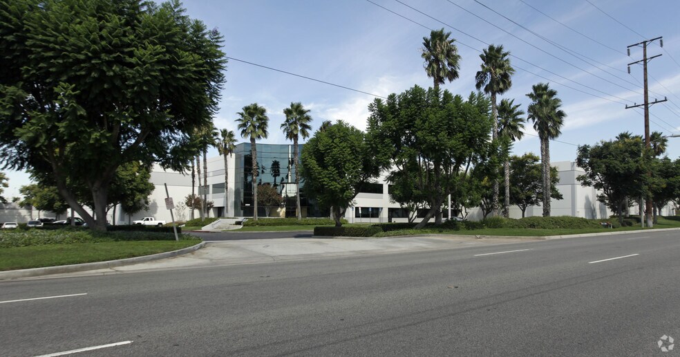 More Photos Of 2090 S Etiwanda Ave, Ontario Warehouse For Lease