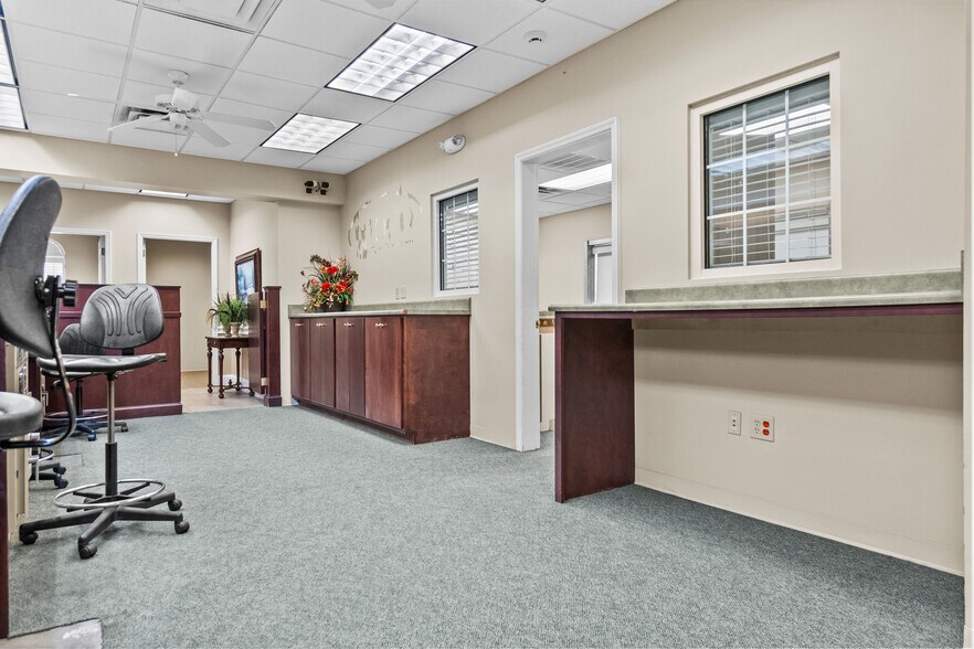 More Photos Of 239 Cedric St, Leesburg Office For Sale