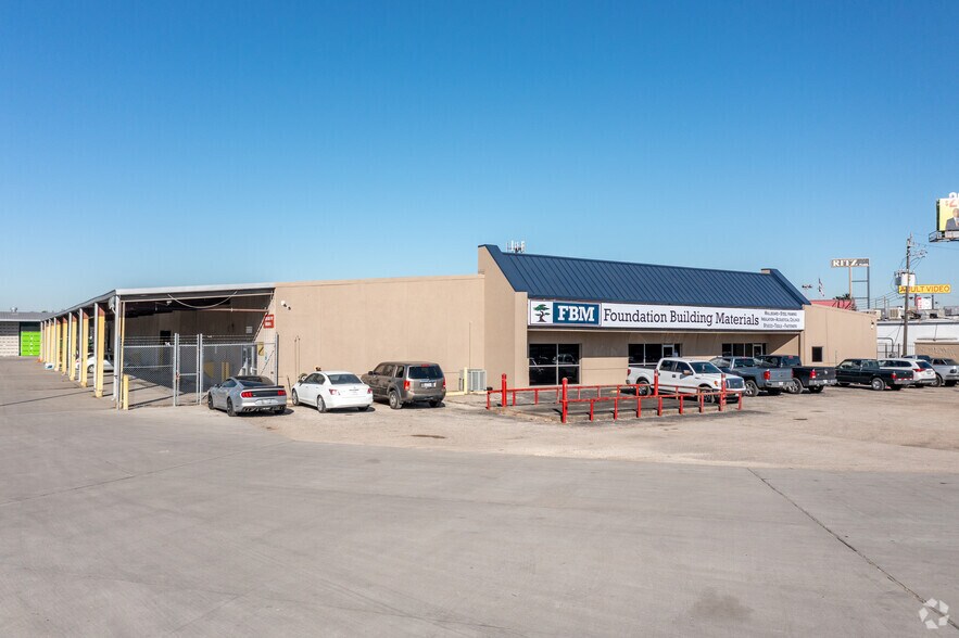 More Photos Of 10700 Gulf Fwy, Houston Warehouse For Lease