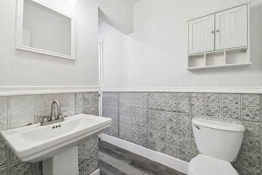 More Photos Of 6010 Wall St, Port Richey Warehouse For Sale