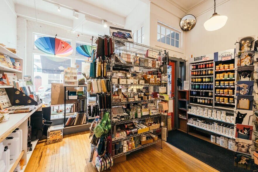 More Photos Of 38 Railroad St, Great Barrington Storefront For Lease