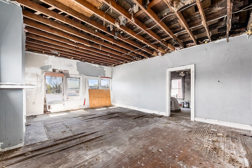 More Photos Of 1068-1072 E Livingston Ave, Columbus Storefront Retail Residential For Sale