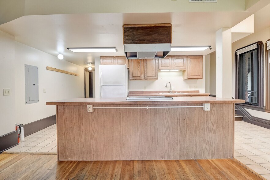More Photos Of 212 W Gorham St, Madison Storefront Retail Residential For Sale