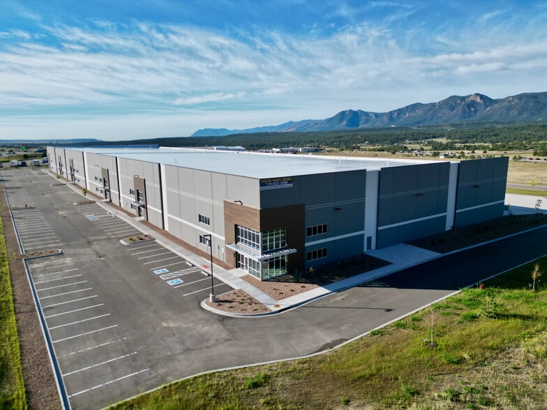 More Photos Of 15707 Terrazzo dr, Colorado Springs Showroom For Lease