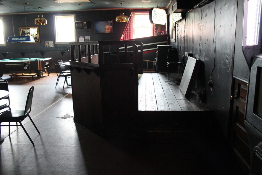 More Photos Of 3036 E State St, Hermitage Bar For Sale
