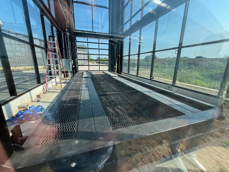 More Photos Of 247 Morrissey Dr NE, Comstock Park Auto Dealership For Sale