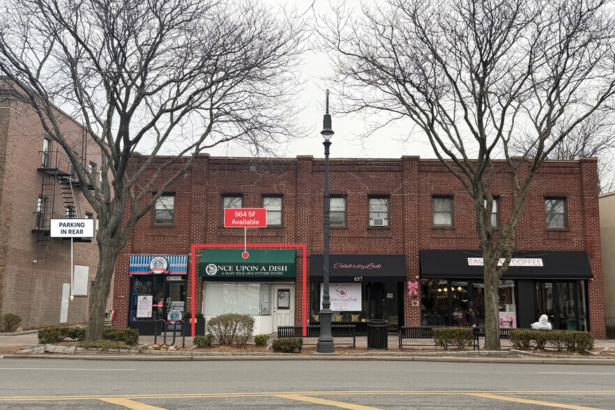 Primary Photo Of 653-661 Franklin Ave, Garden City Storefront For Lease