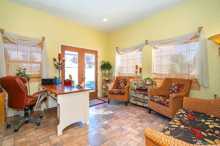 More Photos Of 2175 Jackson Hwy, Chehalis General Retail For Sale