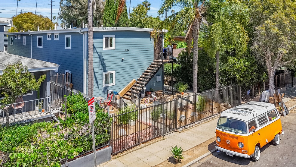 More Photos Of 1034 Pleasantview Ave, Venice Apartments For Sale