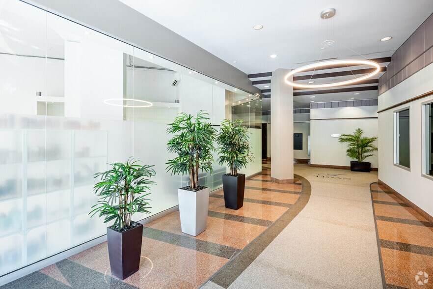 More Photos Of 3000 Boul René-Lévesque, Verdun Office For Lease