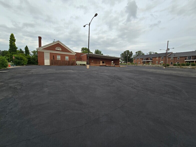 More Photos Of 20 Iron Gate Park Dr, Centerville Storefront Retail Office For Lease