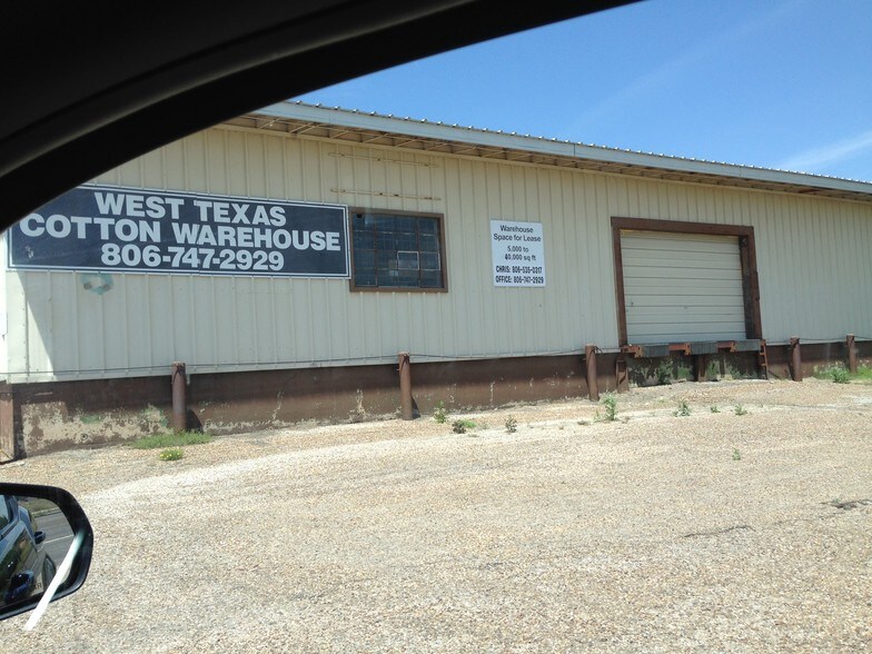 More Photos Of 2220-2222 Avenue A, Lubbock Warehouse For Lease